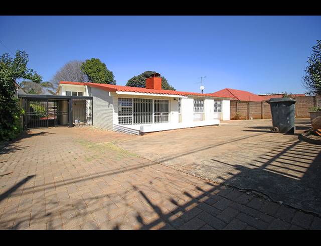 4 BEDROOM HOUSE FOR SALE IN DE WETSHOF